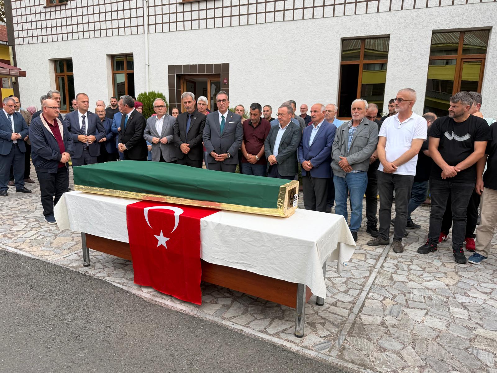 İsmail Hamza Çebi İçin ÇAYKUR Önünde Tören Düzenlendi