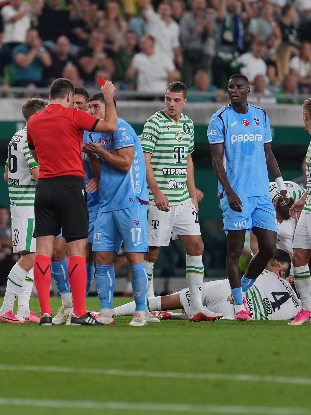 Trabzonspor İlk Yarıyı 1-0 Geride Tamamladı, Malinovskyi Kırmızı Kart Gördü