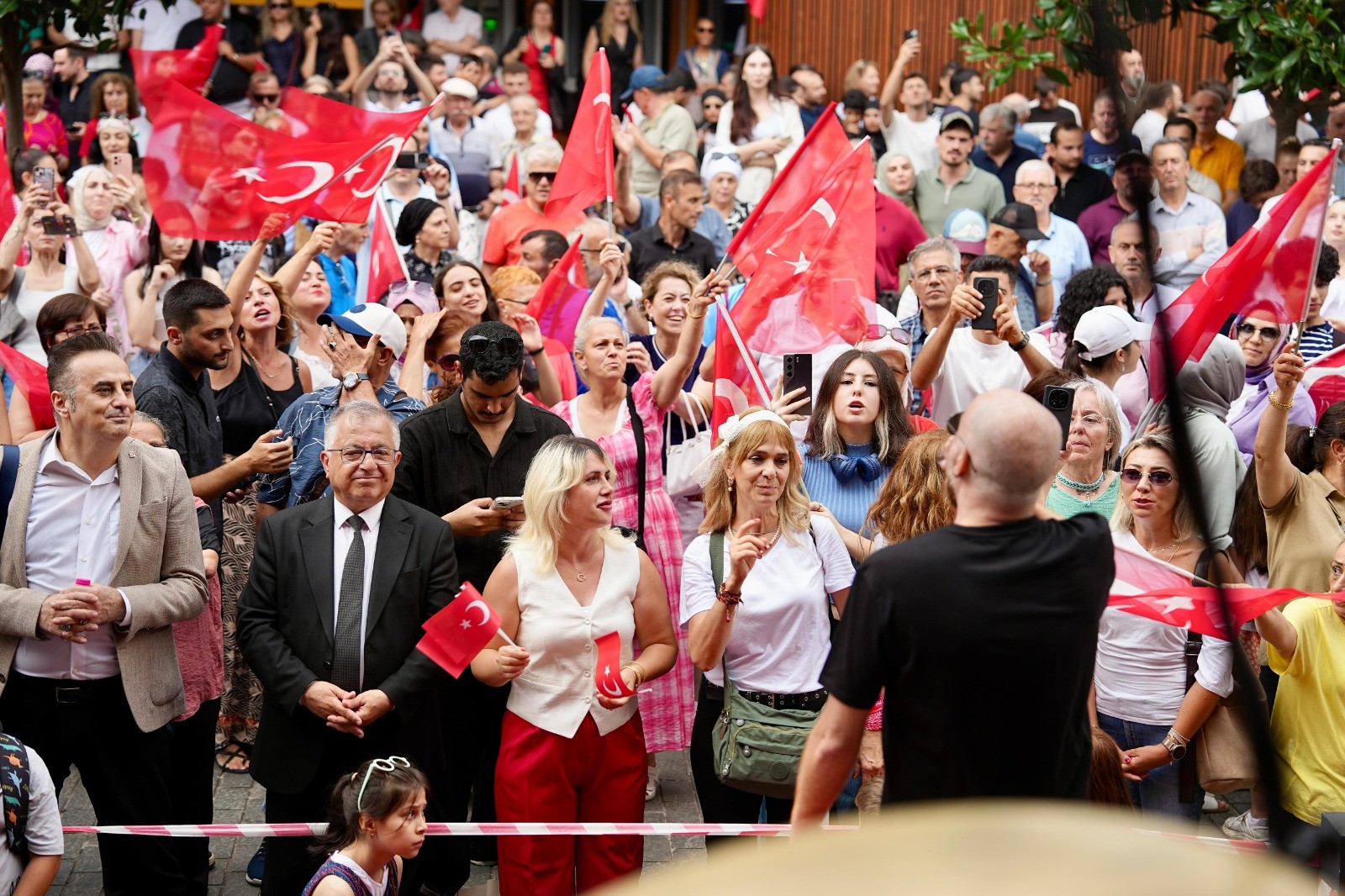 ORTAHİSAR BELEDİYESİ, ZAFER BAYRAMI’NI COŞKU DOLU KONSER İLE KUTLADI