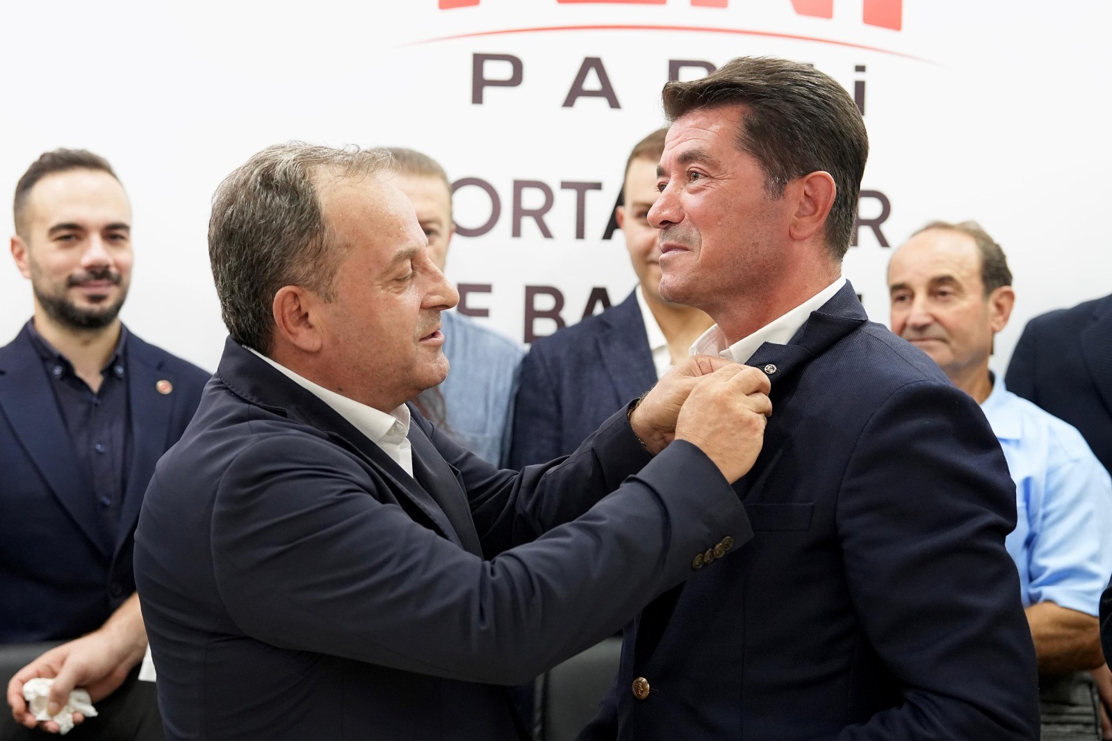 ORTAHİSAR BELEDİYE BAŞKANI AHMET KAYA VE 21 BELEDİYE MECLİS ÜYESİ İÇİN YENİ PARTİ’YE KATILIM TÖRENİ DÜZENLENDİ