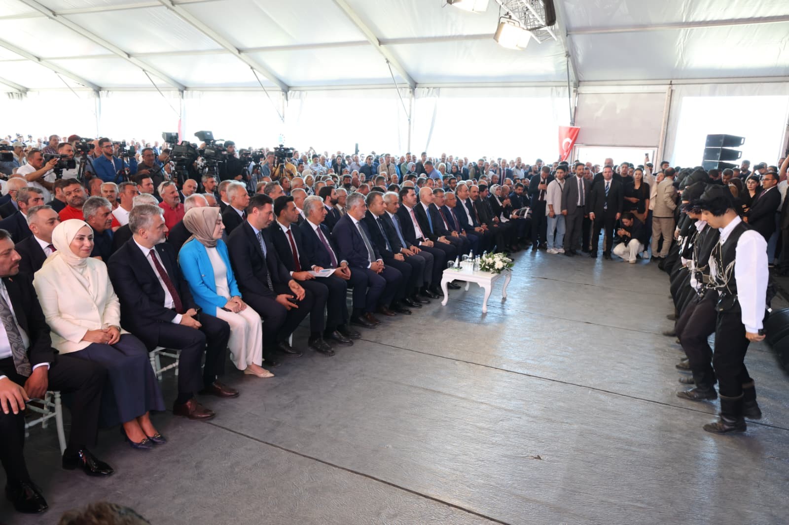 Trabzon Büyükşehir Belediye Başkan Ahmet Metin Genç, Denizlerde İklim Değişikliği Toplantısı'nda konuştu: