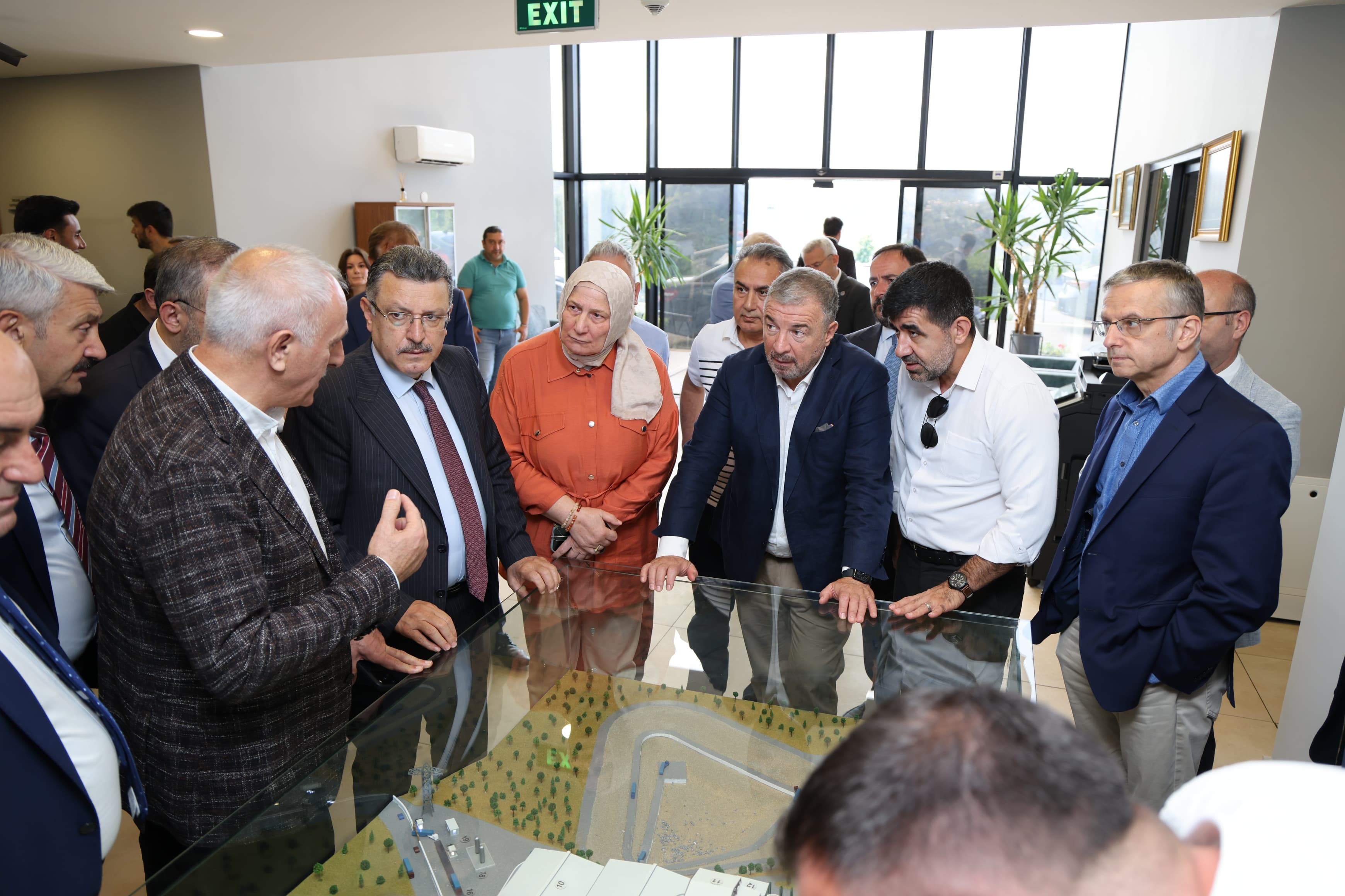 AHMET METİN GENÇ: “KATI ATIKLARI TAM YAKMA YÖNTEMİYLE BERTARAF EDECEĞİZ