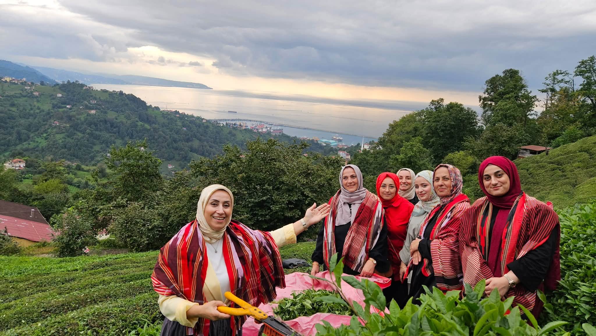 AK Parti Kadın Kolları’ndan Sürmene’de Yoğun Ziyaret Programı