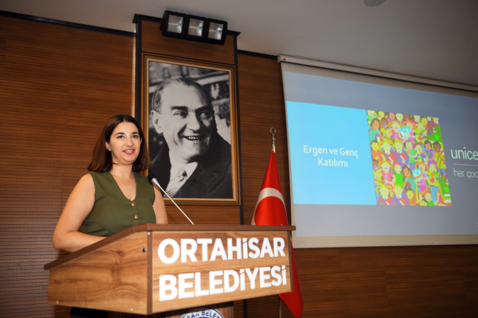 GENÇLİK ÇALIŞTAY’INDA, GENÇLERİN YEREL YÖNETİMLERE KATILIMI ELE ALINDI