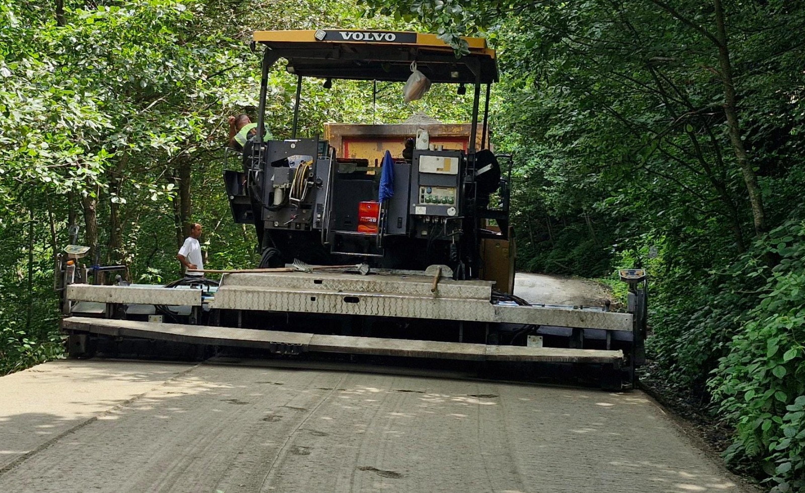 TRABZON’DA 4 İLÇEDE 13 KİLOMETRELİK YOL KURU BETONLA KAPLANDI
