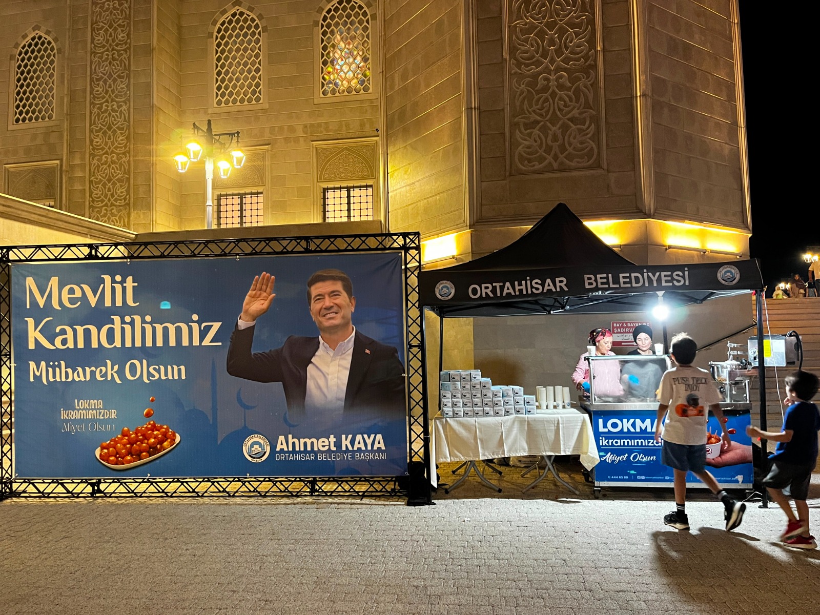 ORTAHİSAR BELEDİYESİ’NDEN MEVLİT KANDİLİNDE SİMİT VE LOKMA İKRAMI