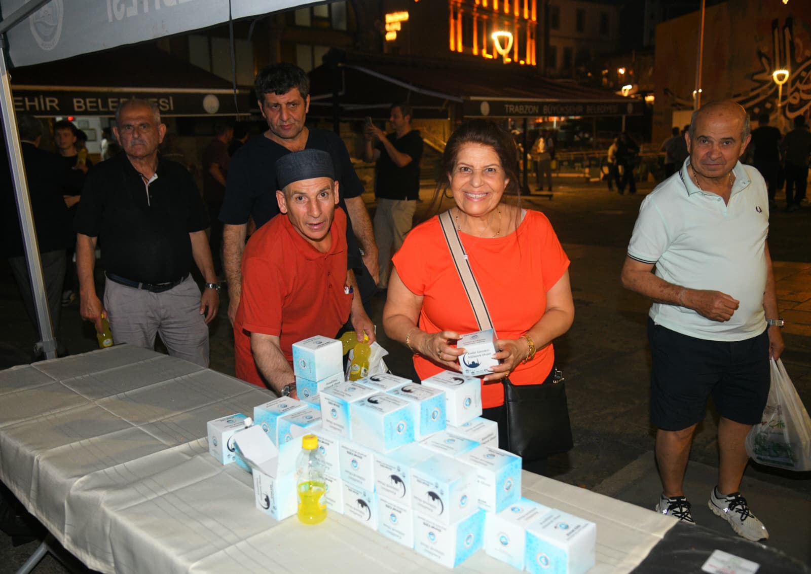 ORTAHİSAR BELEDİYESİ’NDEN MEVLİT KANDİLİNDE SİMİT VE LOKMA İKRAMI