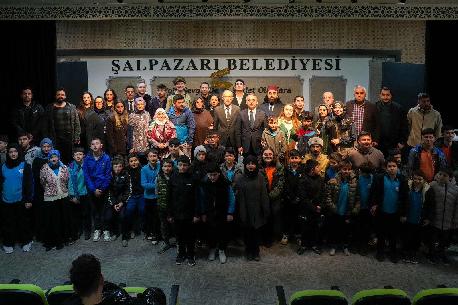 ŞEHİR TİYATROSU SEZONA DAMGA VURDU
