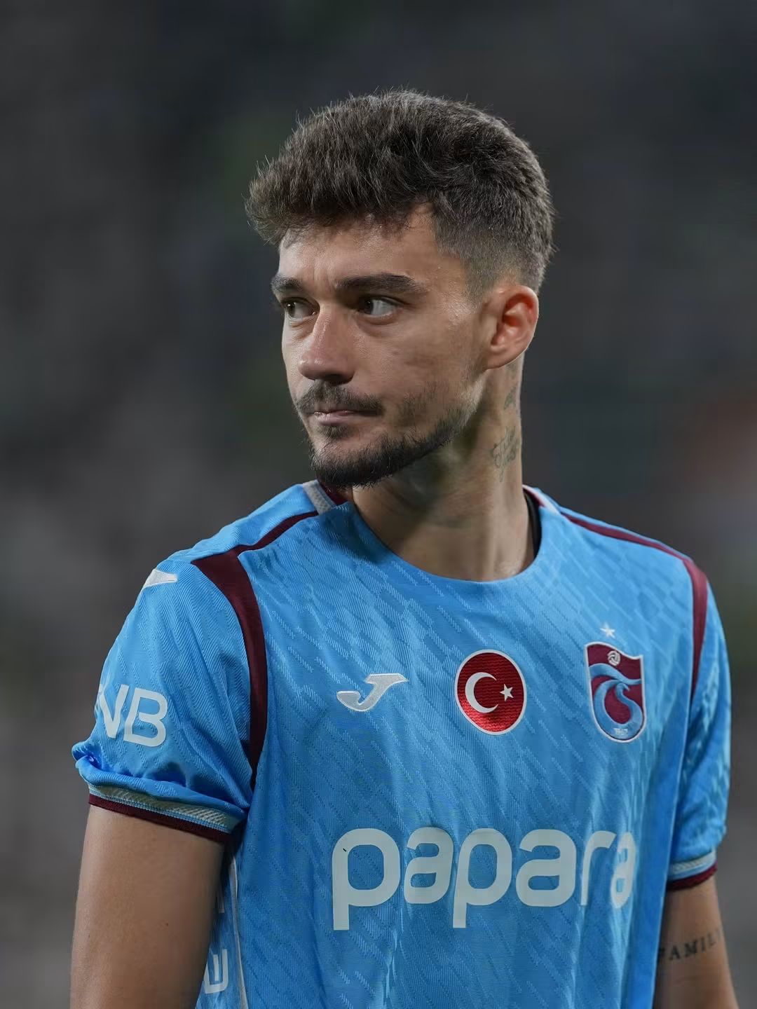 Trabzonspor İlk Yarıyı 1-0 Geride Tamamladı, Malinovskyi Kırmızı Kart Gördü