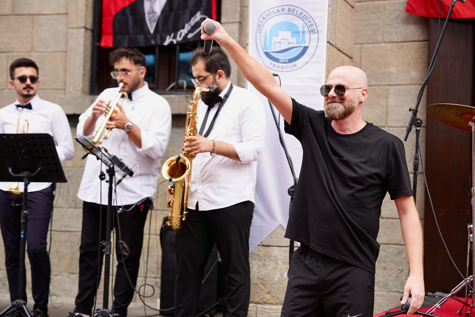 ORTAHİSAR BELEDİYESİ, ZAFER BAYRAMI’NI COŞKU DOLU KONSER İLE KUTLADI