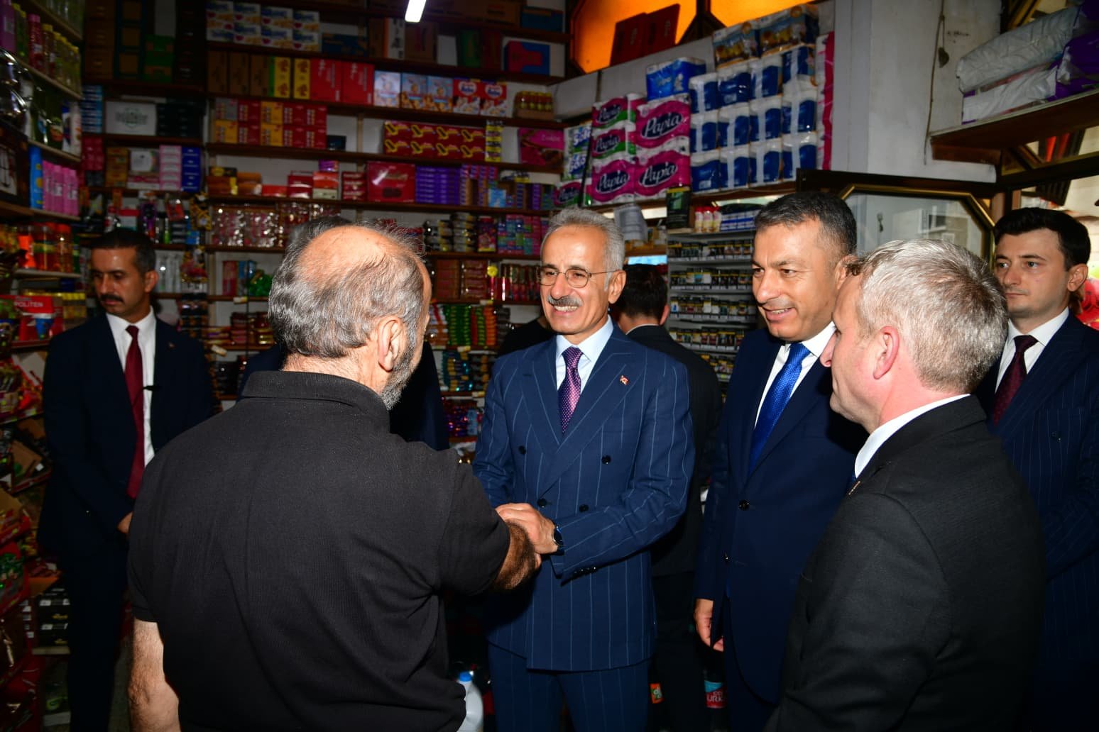Uraloğlu Köprübaşı’nda Esnaf ve Vatandaşlarla Buluştu