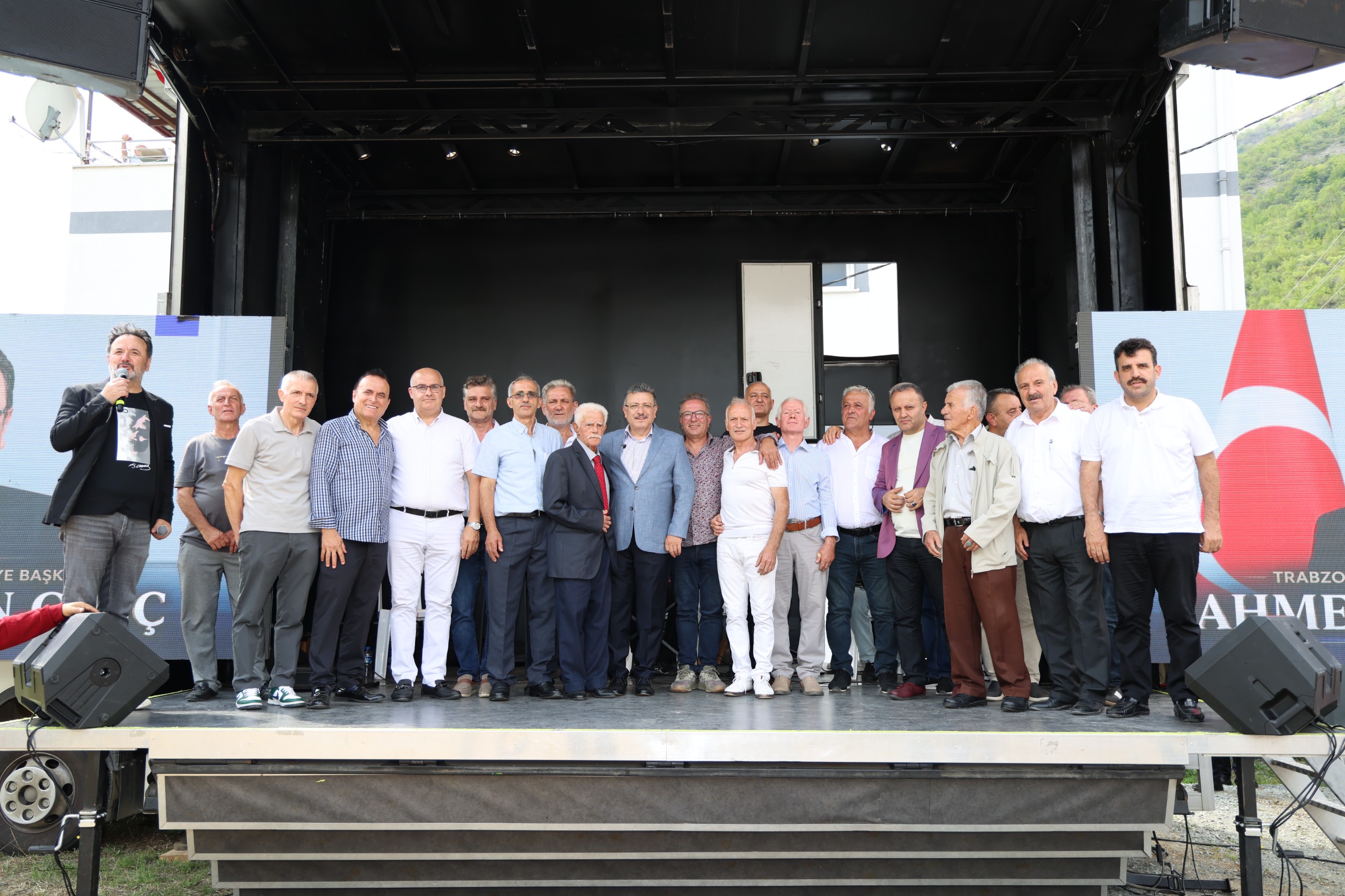 TRABZON BÜYÜKŞEHİR BELEDİYE BAŞKANI AHMET METİN GENÇ: BU TOPRAKLARA HİZMET ETMEK BORCUMUZ