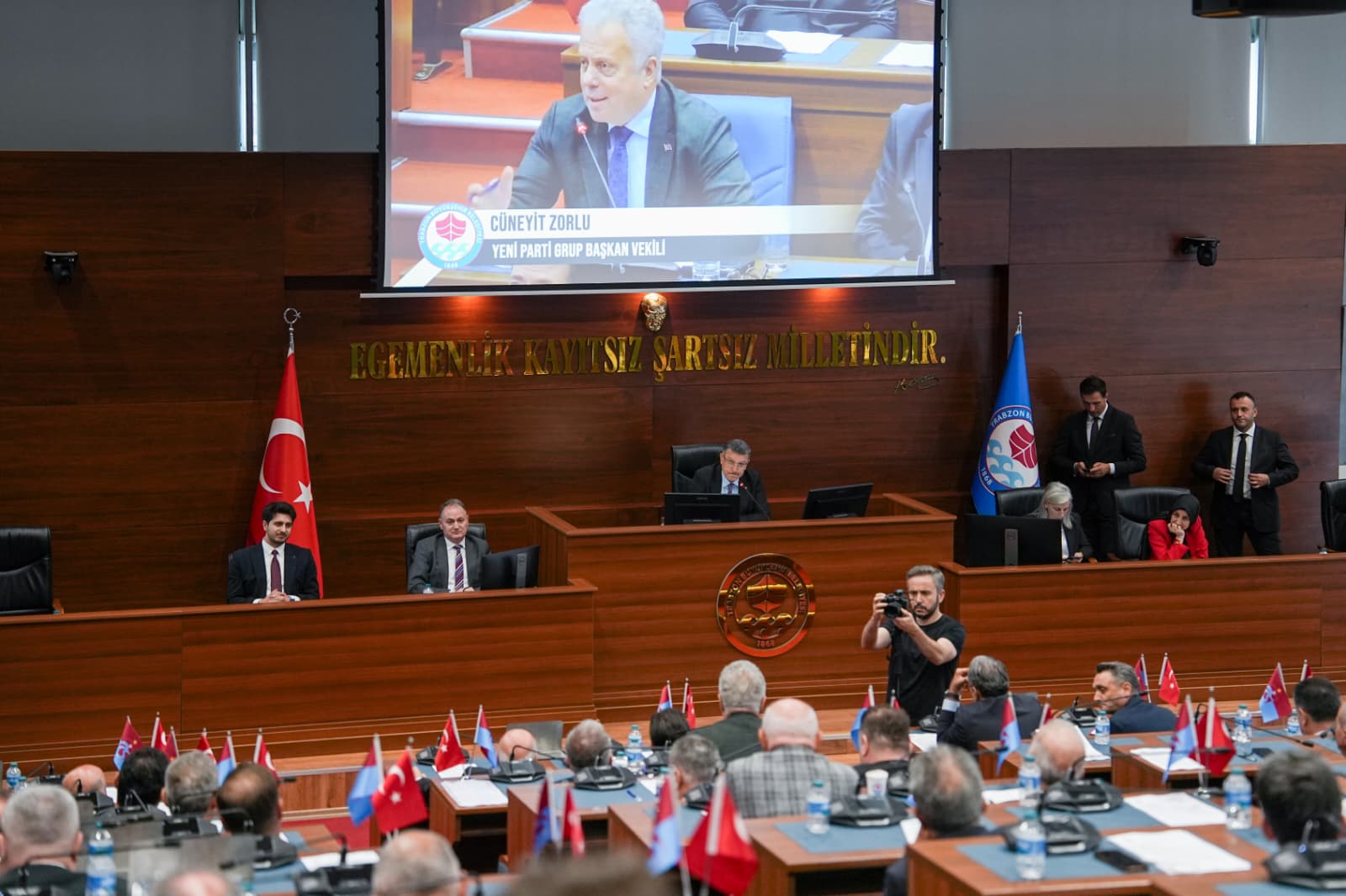 ZORLU, TRABZON SANATEVİ’NİN TAHLİYESİNİ BÜYÜKŞEHİR MECLİSİ’NE TAŞIDI