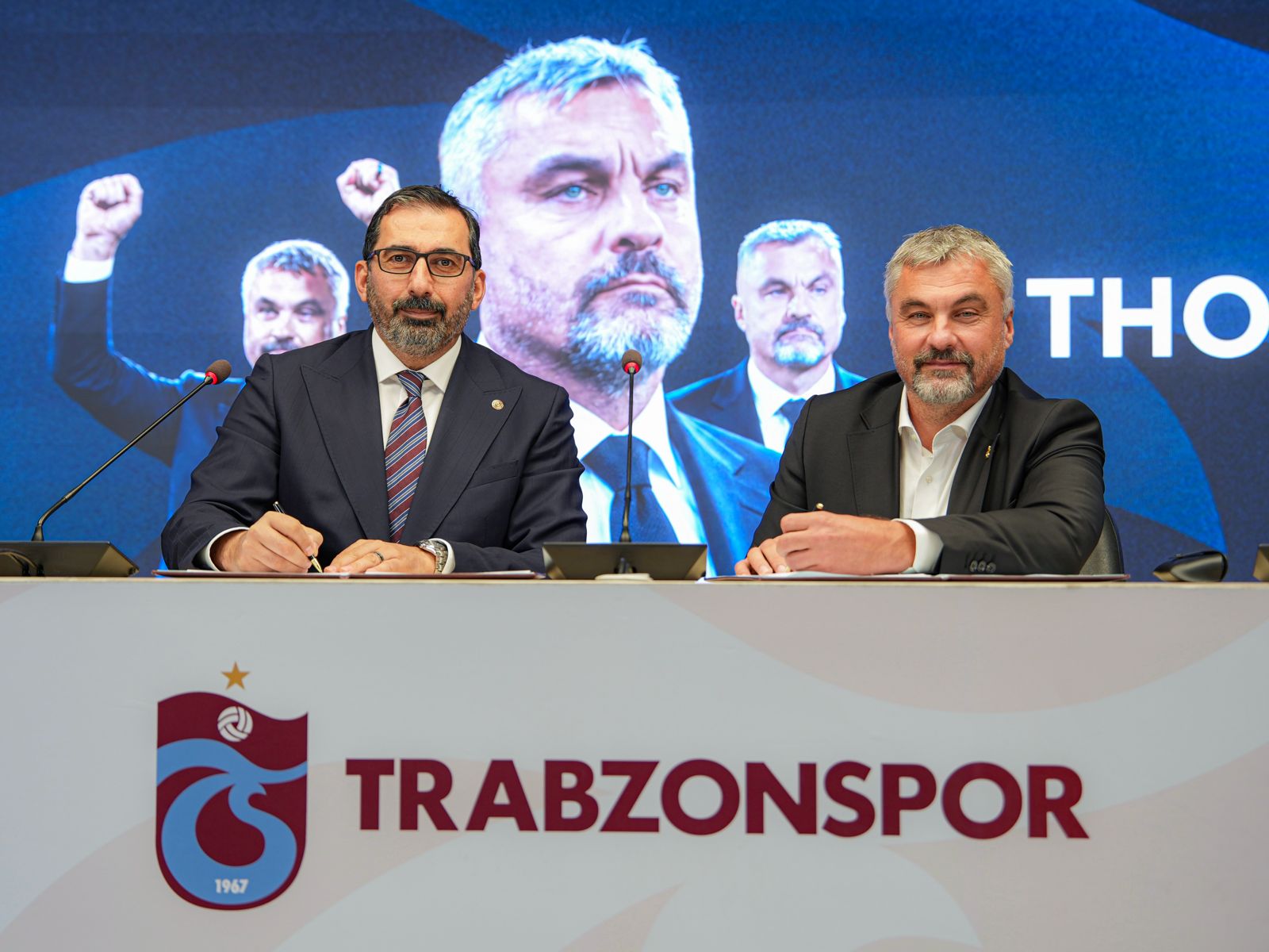 Thomas Reis için Papara Park’ta imza töreni düzenlendi