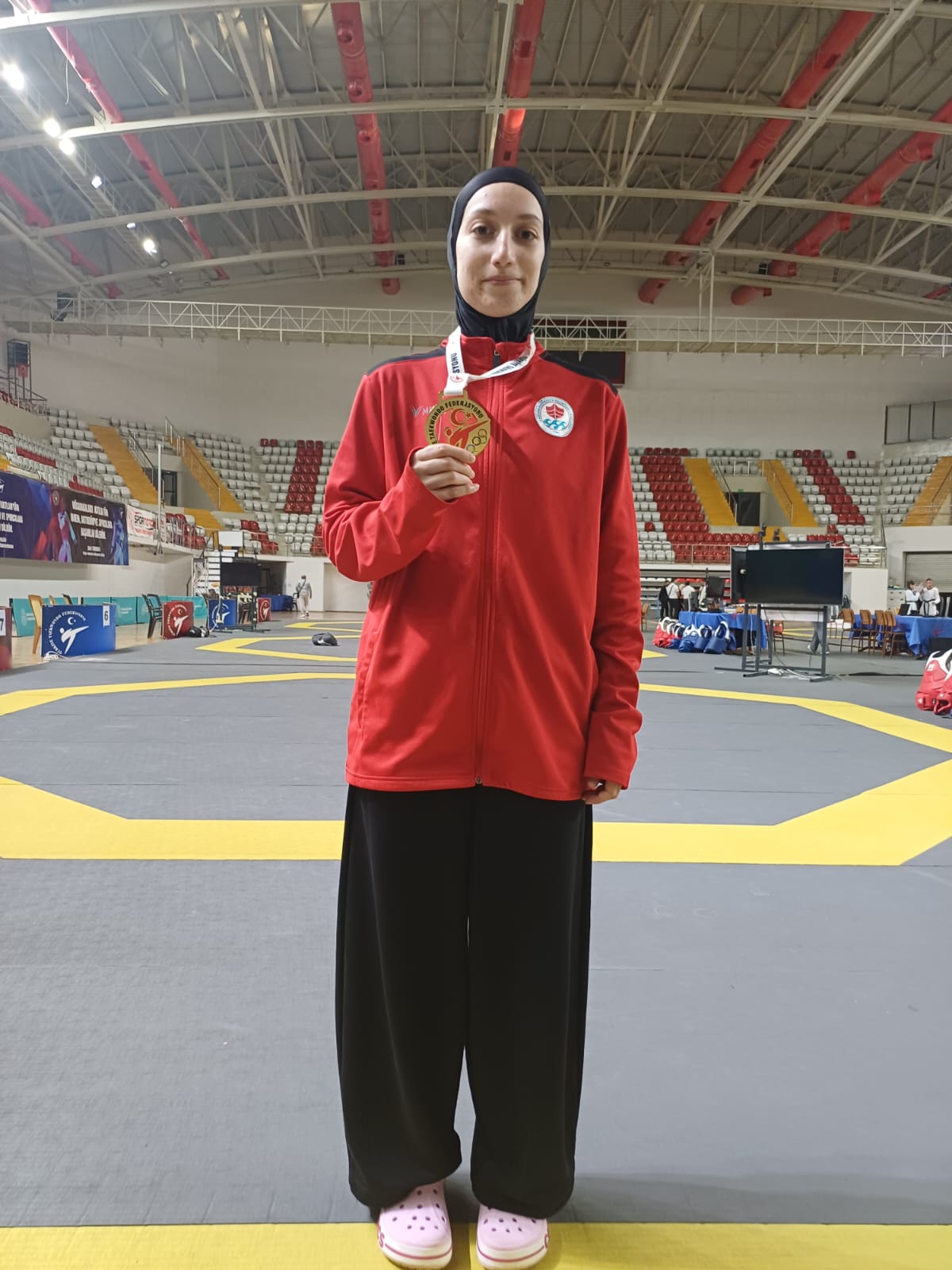 BÜYÜKŞEHİR SPORCULARI MADALYALARI TOPLADI