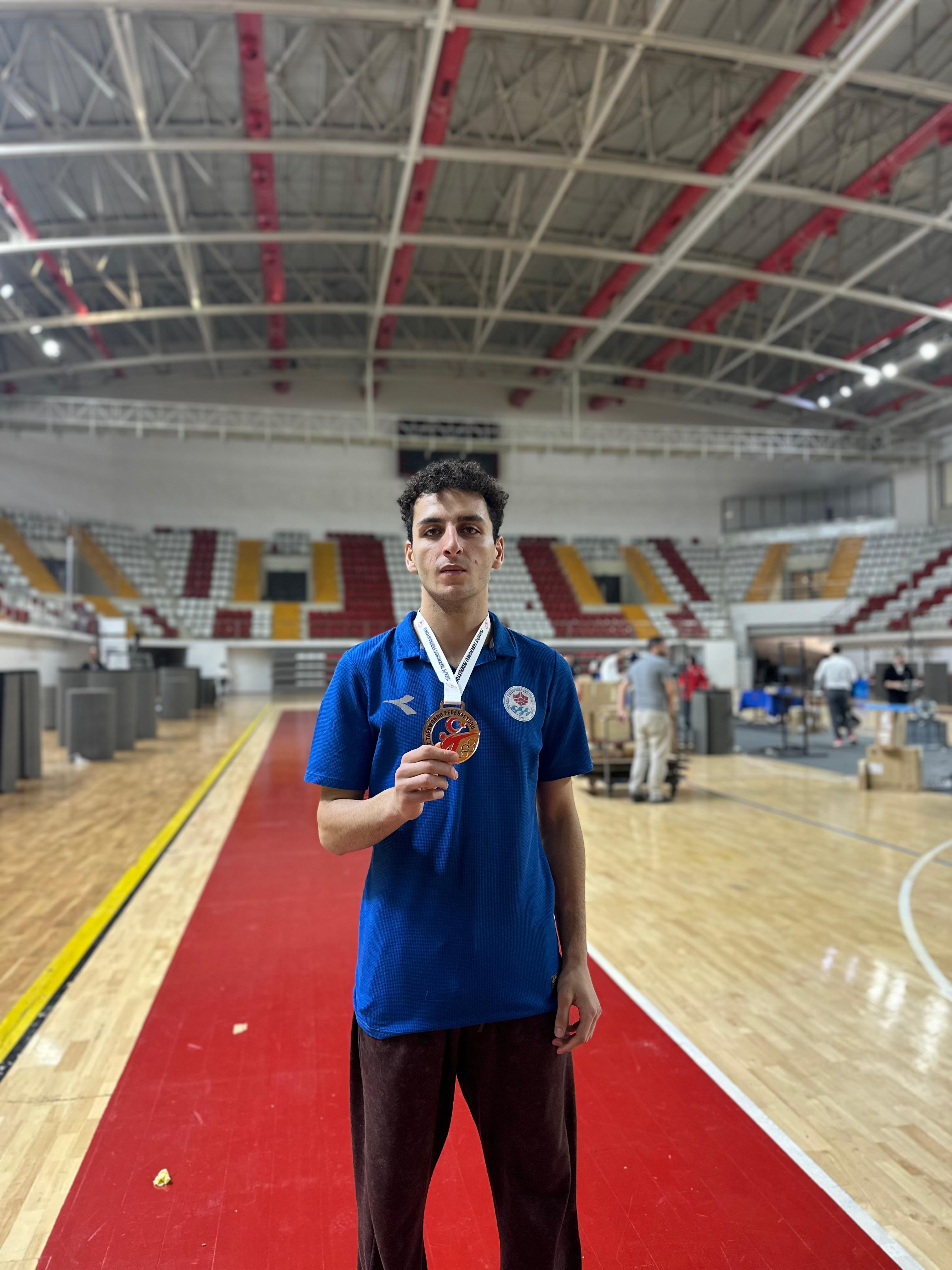 BÜYÜKŞEHİR SPORCULARI MADALYALARI TOPLADI