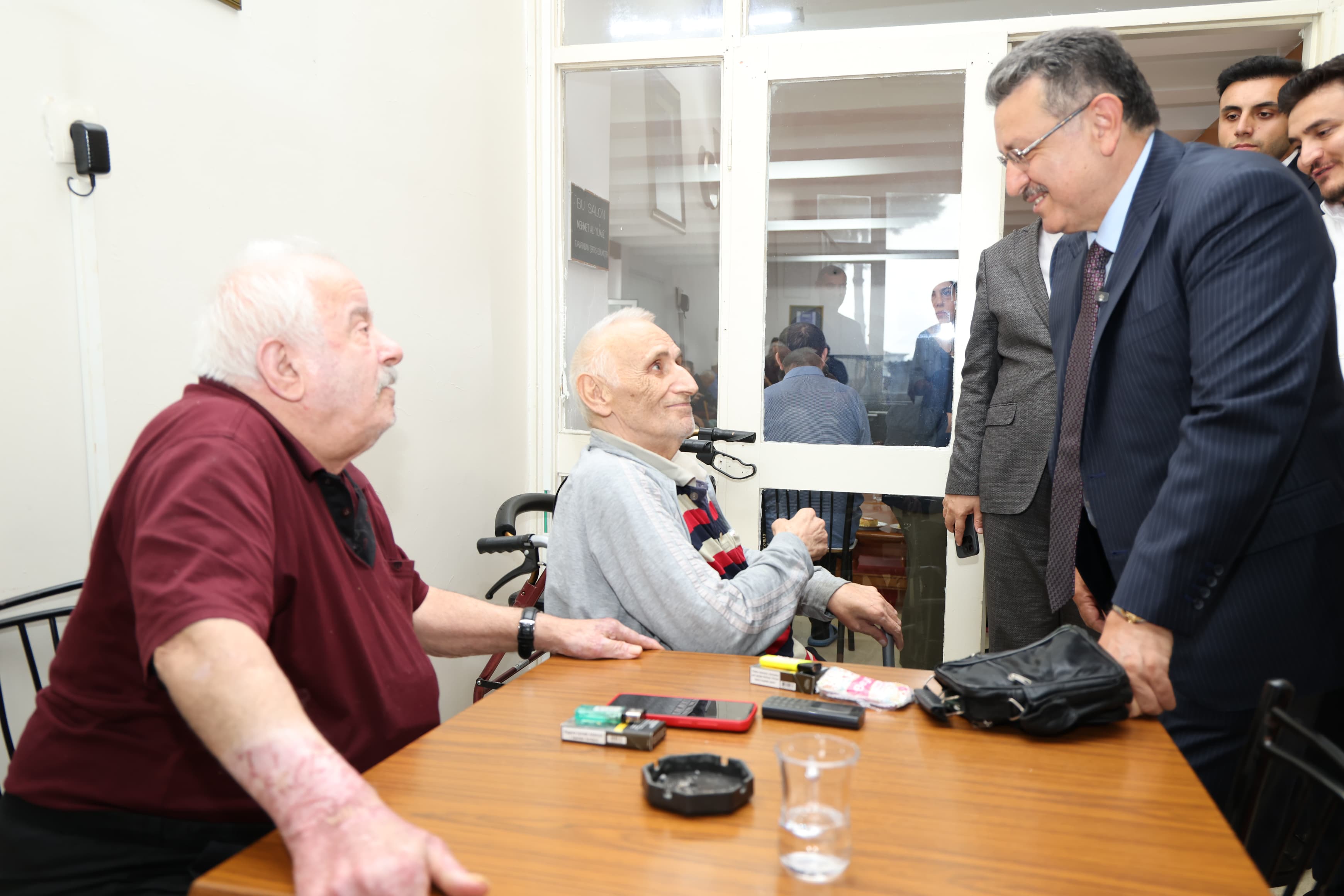 TRABZON BÜYÜKŞEHİR BELEDİYE BAŞKANI AHMET METİN GENÇ'TEN YAŞLI ÇINARLARA ZİYARET