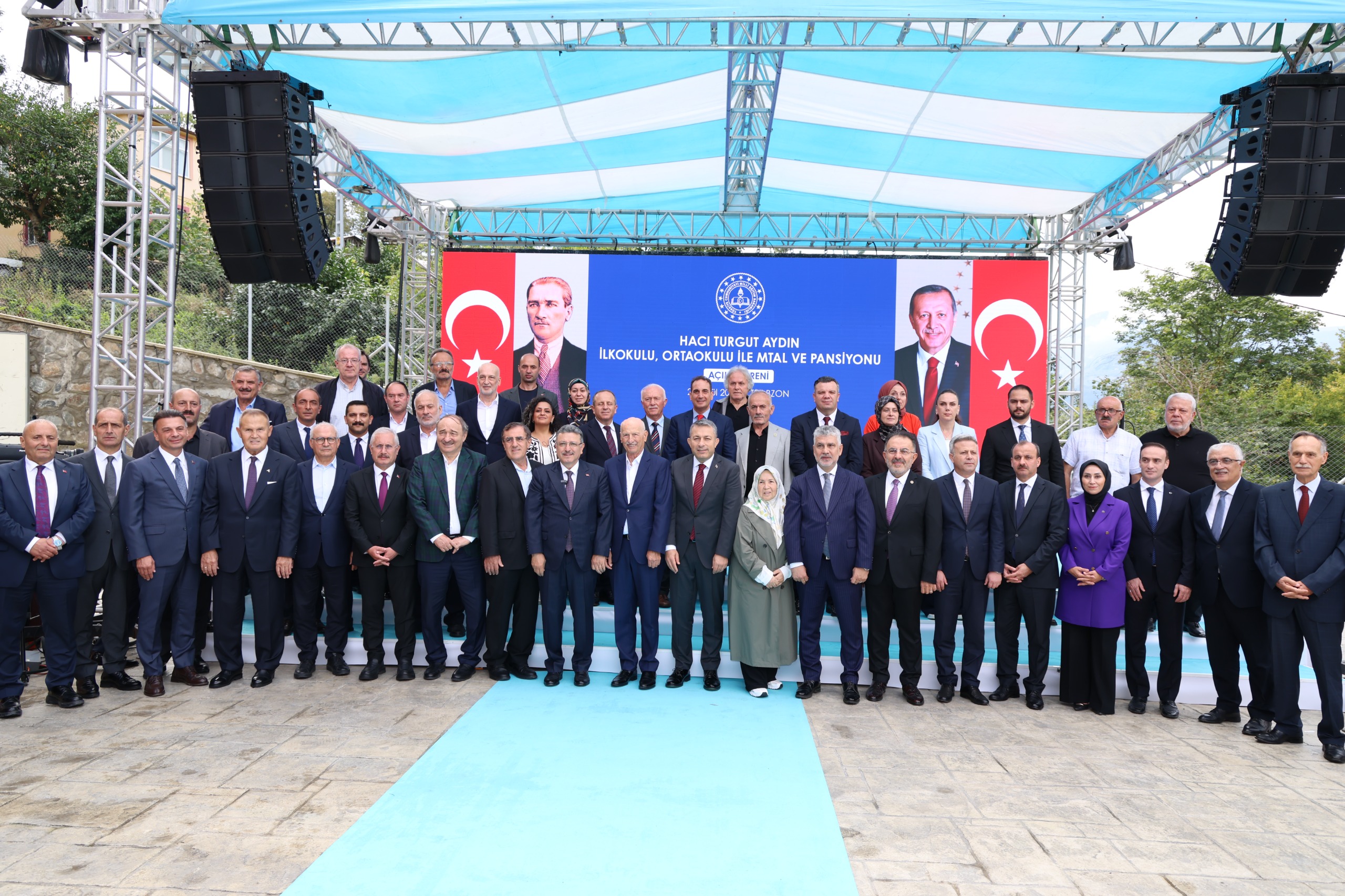 TRABZON BÜYÜKŞEHİR BELEDİYE BAŞKANI AHMET METİN GENÇ: EĞİTİM DEVLETİN DEĞİL, HEPİMİZİN SORUMLULUĞUDUR