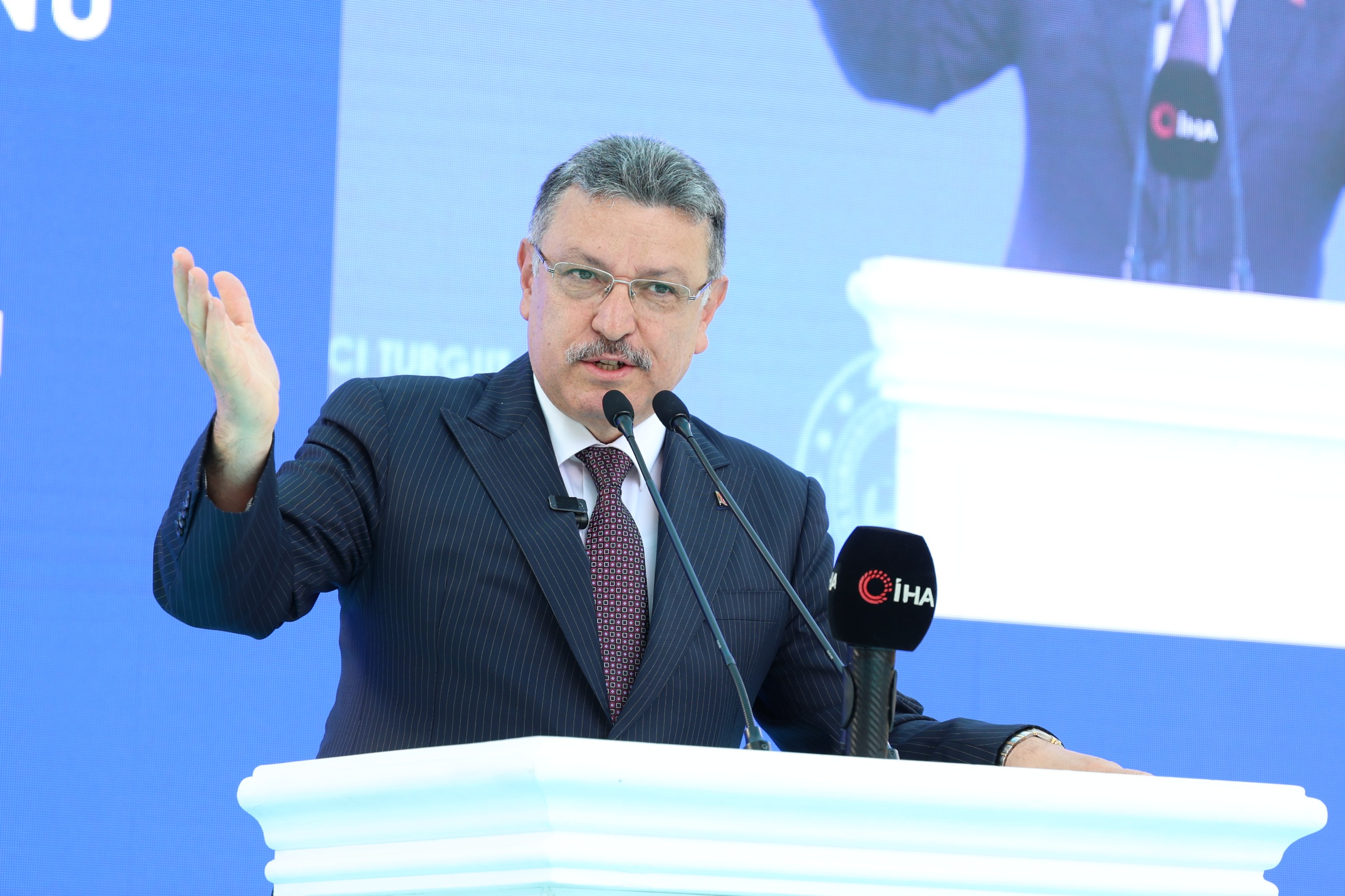 TRABZON BÜYÜKŞEHİR BELEDİYE BAŞKANI AHMET METİN GENÇ: EĞİTİM DEVLETİN DEĞİL, HEPİMİZİN SORUMLULUĞUDUR