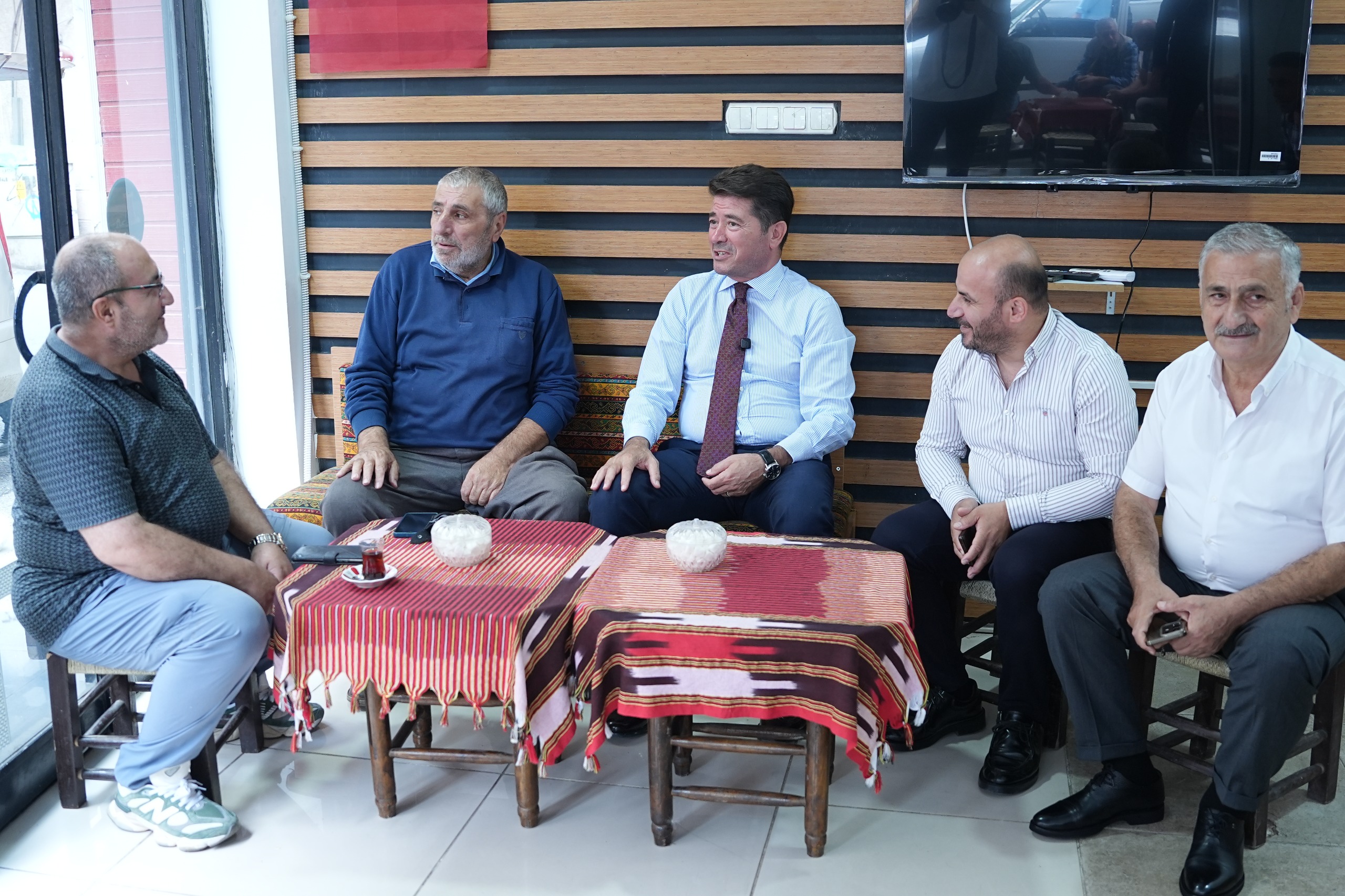ORTAHİSAR BELEDİYE BAŞKANI KAYA, YENİMALLE VE PAZARKAPI’DA ESNAFLA BİR ARAYA GELDİ