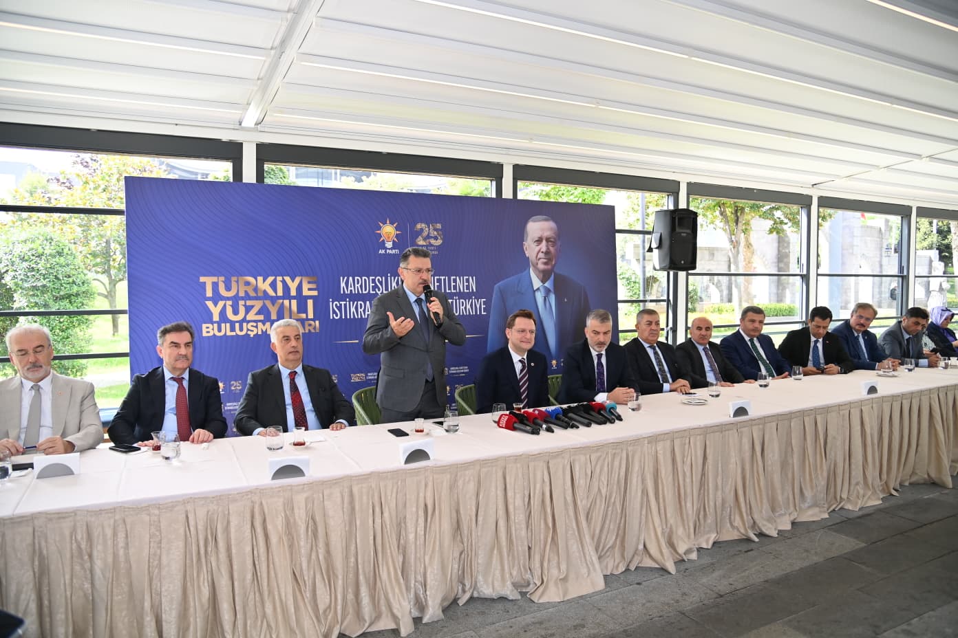 Trabzon Büyükşehir Belediye Başkanı Ahmet Metin  Genç'ten ikinci 25 yıl mesajı: