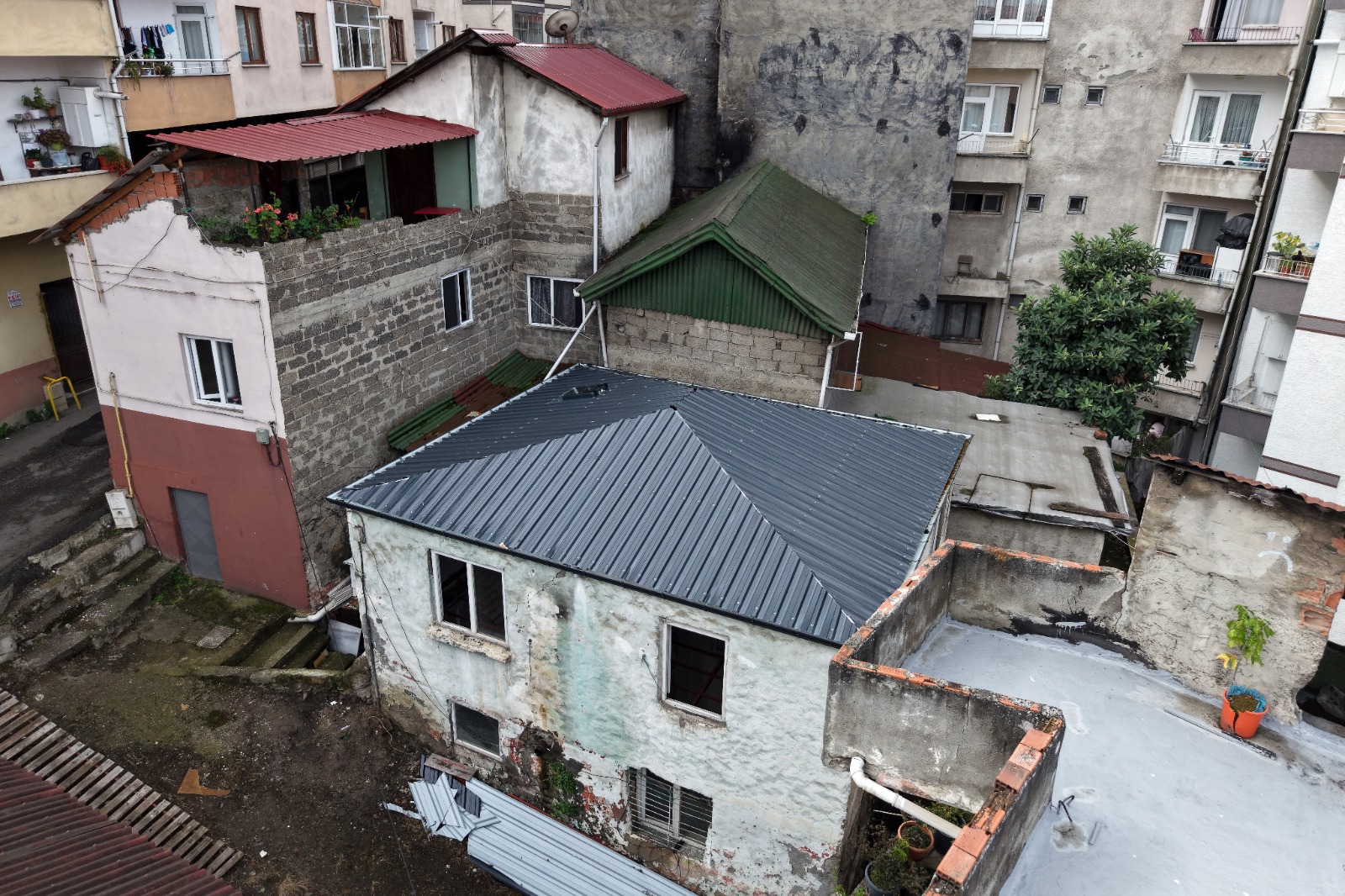 ORTAHİSAR BELEDİYESİ’NDEN VATANDAŞA TADİLAT DESTEĞİ…