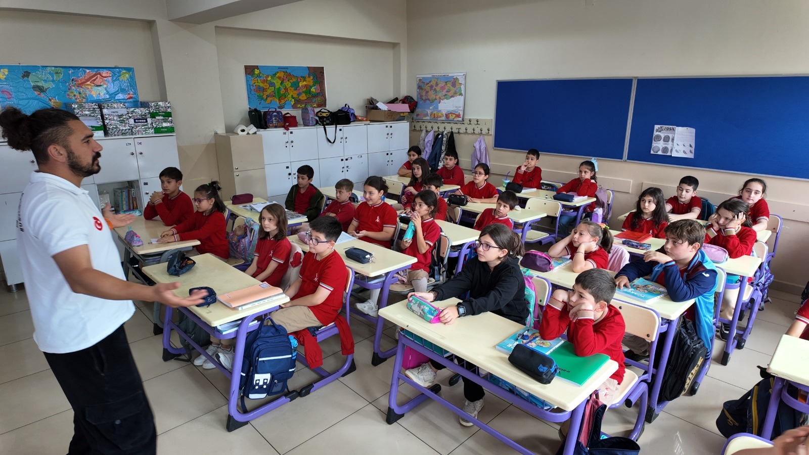 ORTAHİSAR BELEDİYESİ, ÖĞRENCİLERİ SUDA BOĞULMA OLAYLARINA KARŞI BİLİNÇLENDİRİYOR