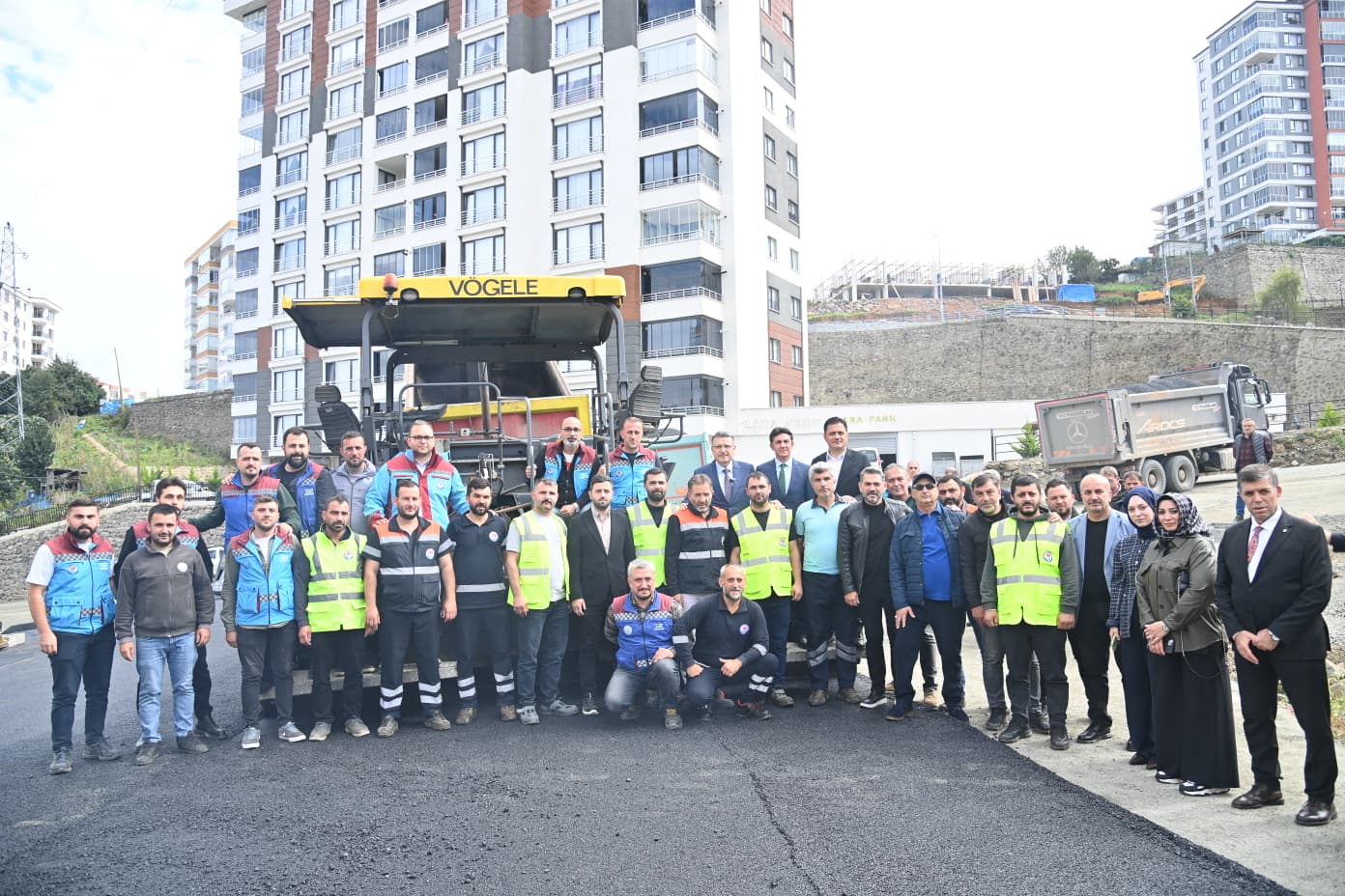 TRABZON BÜYÜKŞEHİR BELEDİYE BAŞKANI AHMET METİN GENÇ, ÇUKURÇAYIR VE ESENTEPE'DE ÇALIŞMALARI DENETLEDİ