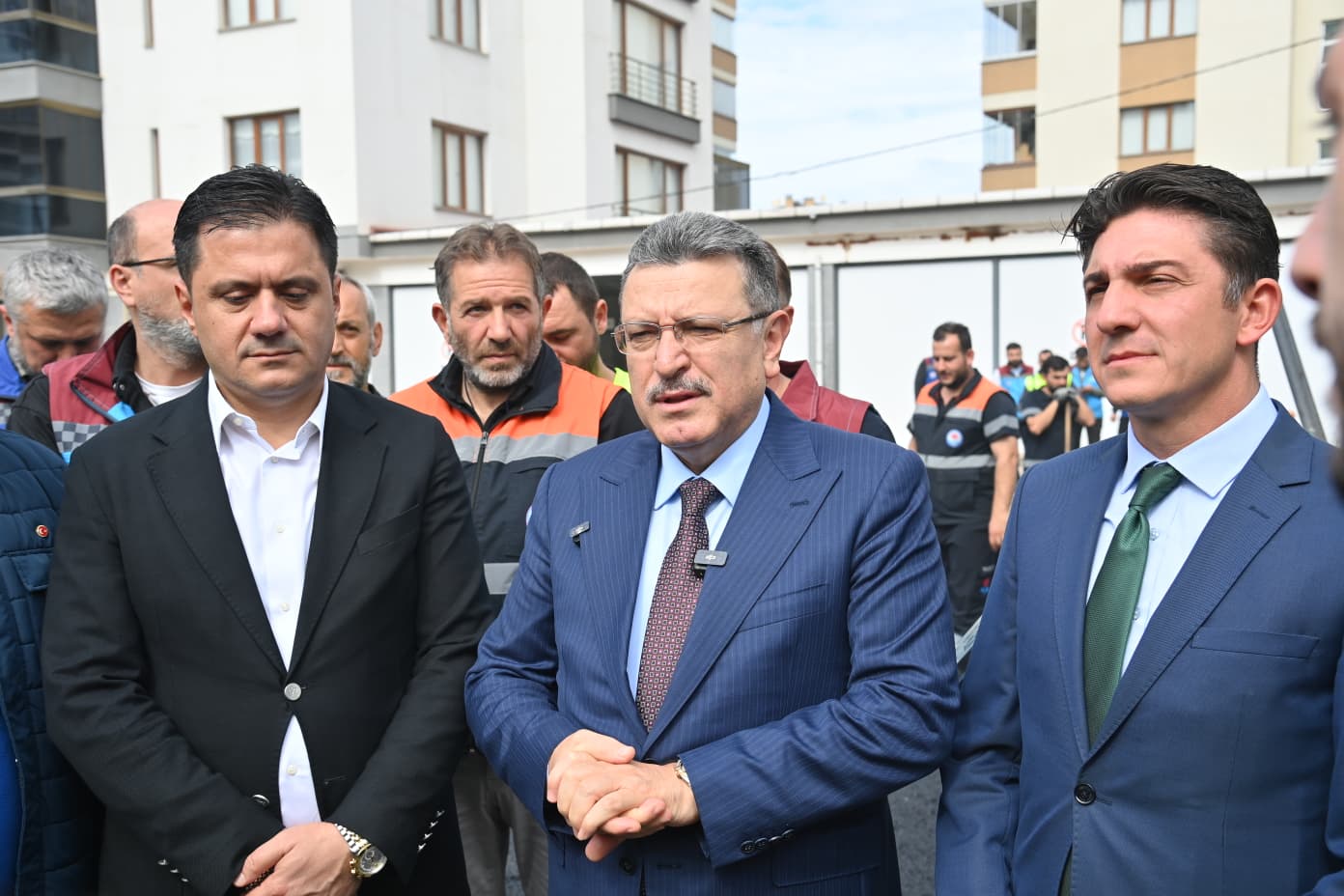 TRABZON BÜYÜKŞEHİR BELEDİYE BAŞKANI AHMET METİN GENÇ, ÇUKURÇAYIR VE ESENTEPE'DE ÇALIŞMALARI DENETLEDİ